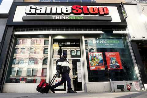 I work for GameStop – 4 tips will save you cash EVERY time you shop, including ‘trade in’ trick