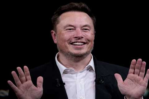 Video game fans boo Elon Musk at live event – here’s what they want from Tesla’s CEO